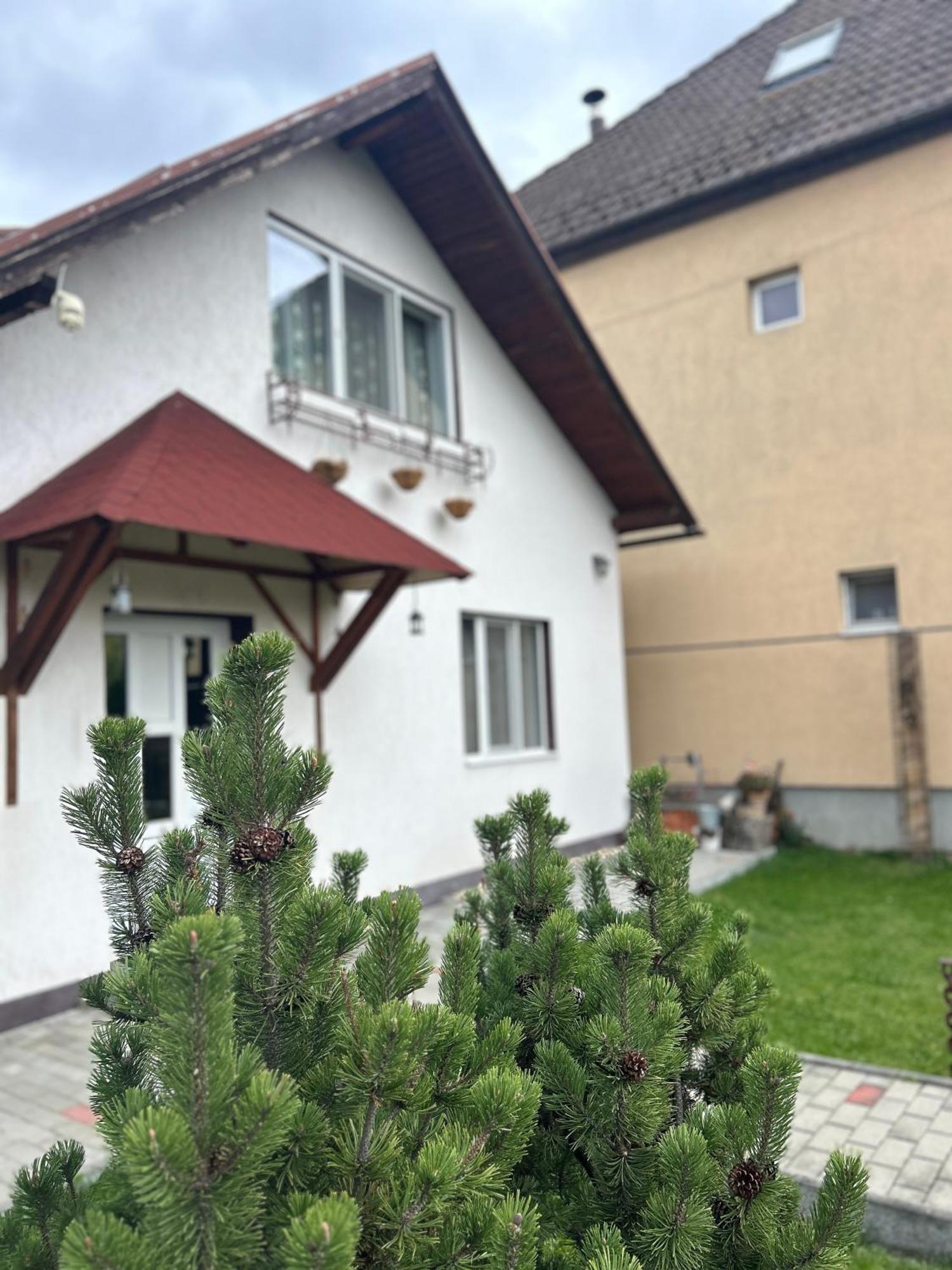 Like Home Rîşnov Luaran gambar